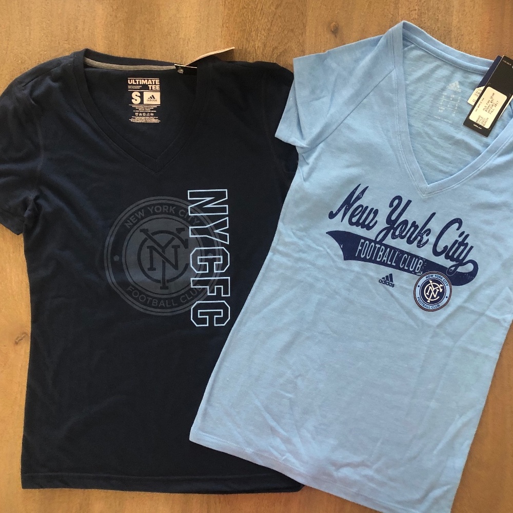 Two New York T-Shirt Tops Sz Small -K10